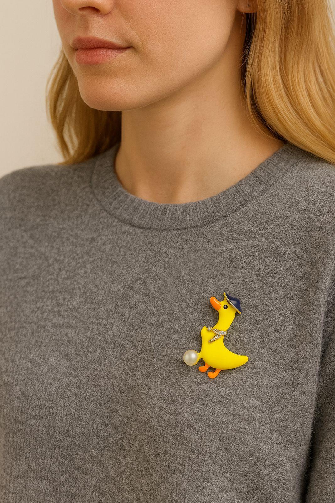 Şapkalı Sarı Ördek İğneli Broş 