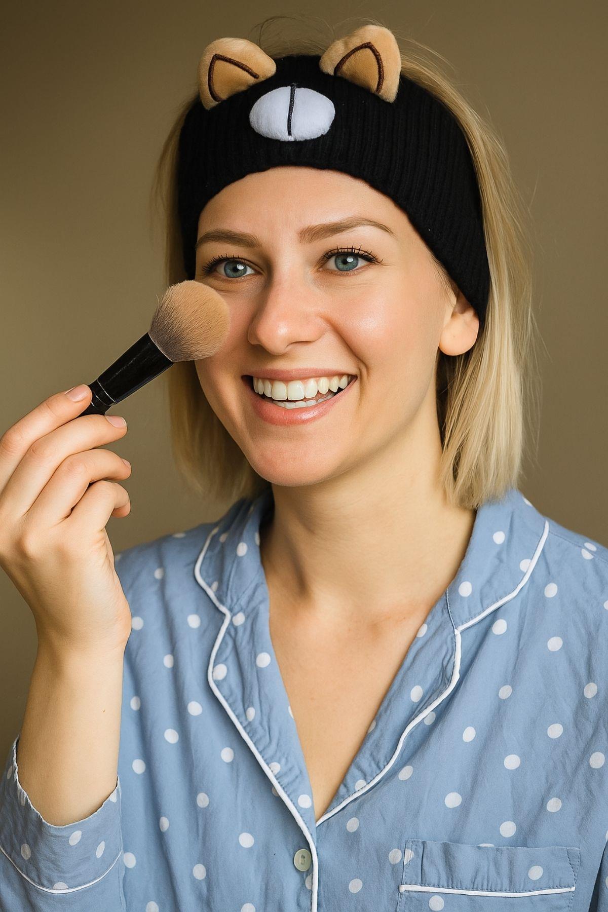 Siyah Ayıcık Figürlü Örgü Model Karışık Renk Saç Bandı