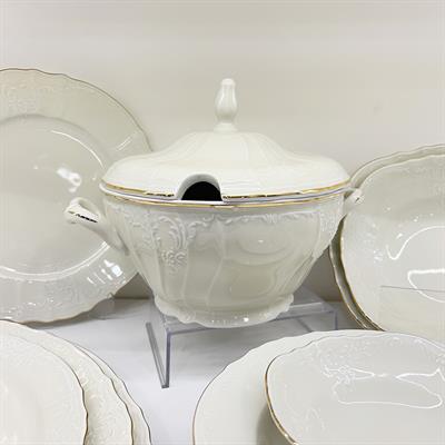 Bernadotte Czech Republic 77 Piece Dinner Set Plain Gold