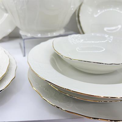 Bernadotte Czech Republic 77 Piece Dinner Set Plain Gold