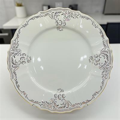 Bernadotte Czech Republic Regalia 77 Piece Dinner Set Gold