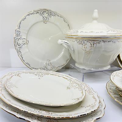 Bernadotte Czech Republic Regalia 77 Piece Dinner Set Gold
