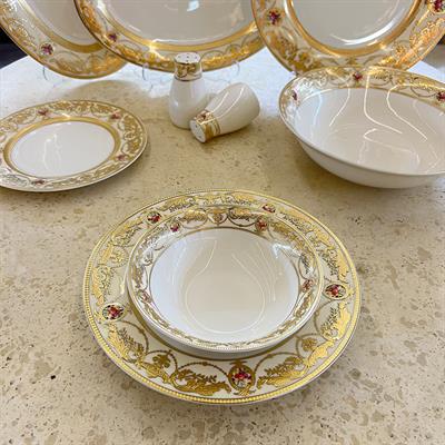 Everre 58 Piece Porcelain Dinner Set for 12 People