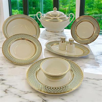 12 Kişilik Porselen Yemek TakımlarıQueen's of England Isabella 61 Parça 12 Kişilik Porselen Yemek Takımı