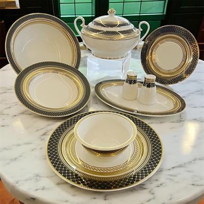 12 Kişilik Porselen Yemek TakımlarıQueen's of England Wesley 61 Parça 12 Kişilik Porselen Yemek Takımı