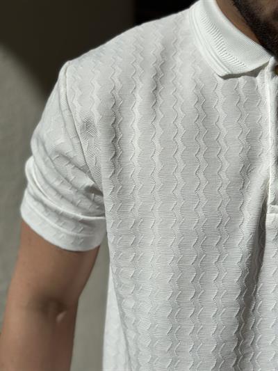 Desenli Yakalı Tshirt Beyaz