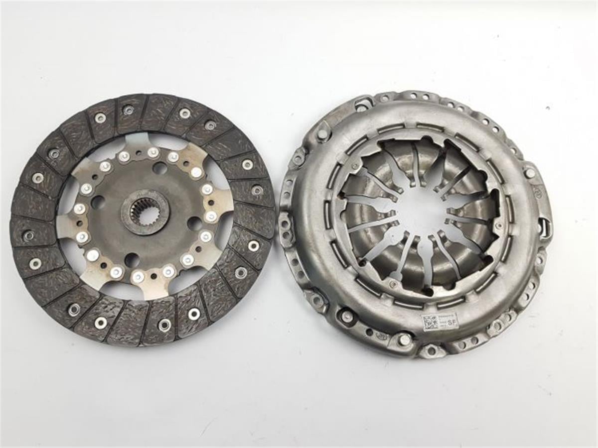 Renault Captur 2 (20>) 1.5 Blue Dci Debriyaj Seti Rulmansız 302051190R