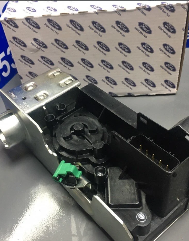 Ford Connect Ön Kapı Kilidi Kilidi Sağ 2009-