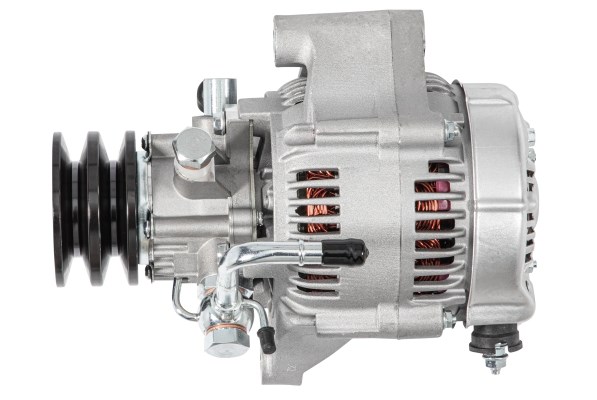 Toyota Hiace Alternatör 14V 70A Vakum Pompası Dahil HELLA