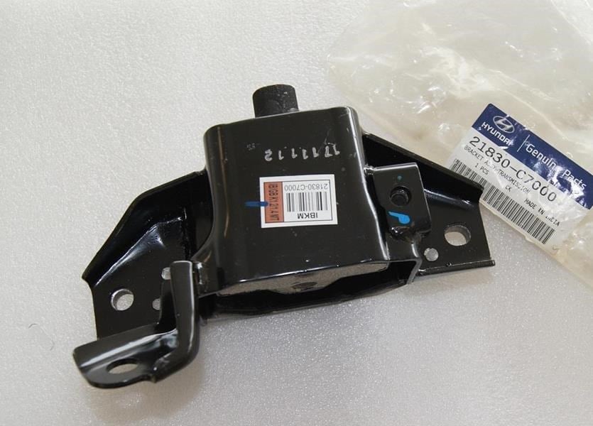 Hyundai i20 Motor Bağlantı Takozu Kulağı Sol Yağlı OE-ORIJINAL