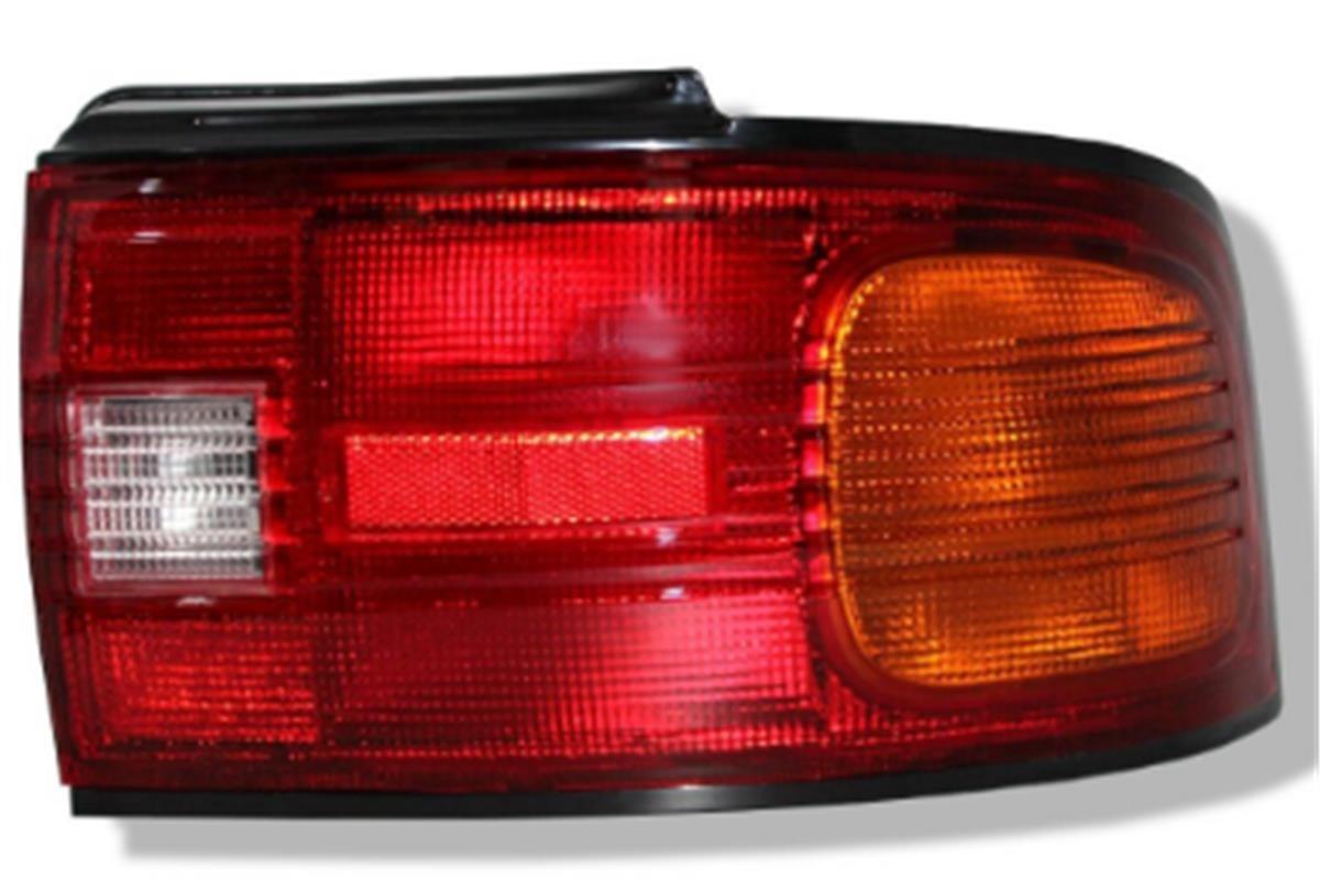 Depo Mazda 323 Benzin 92-94 Sağ Stop Lambası 8Fbf