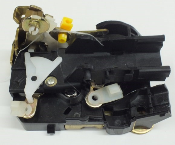 Renault 19 Ön Sağ Motor Takılan Kapı Kilidi GVA