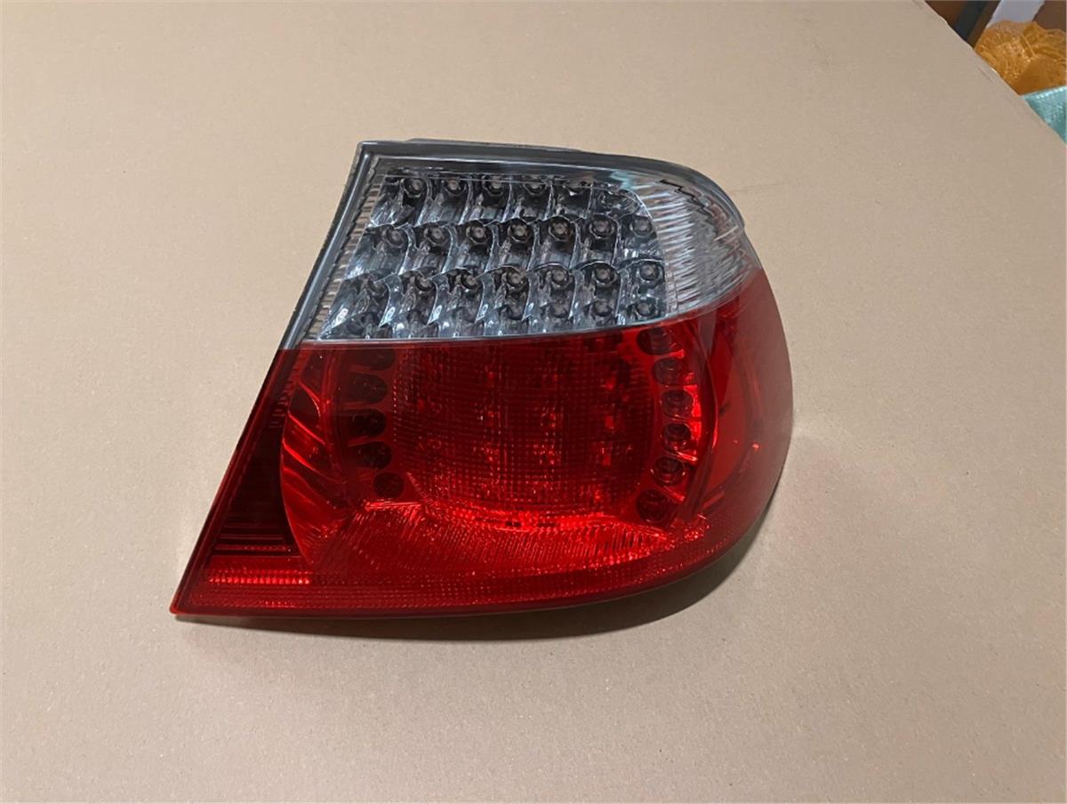 Stop Lambası Dış Sag Bmw E46 Coupe Cabrio Beyaz Sınyallı Led