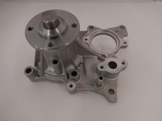 Toyota Hilux Devirdaim Su Pompası GMB