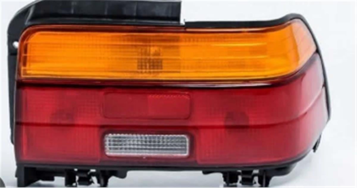 Toyota Corolla (E10) Sağ Stop Lambası Depo (93-97 Benzin) 81550