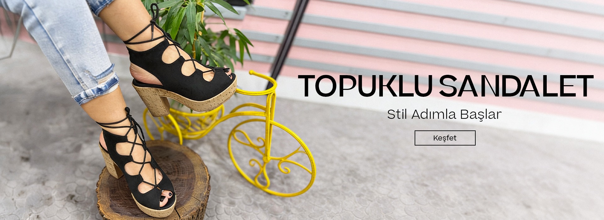 TOPUKLU SANDALET