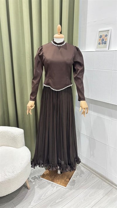TANE 4871 YAKA VE BELİ TAŞLI ELBİSE