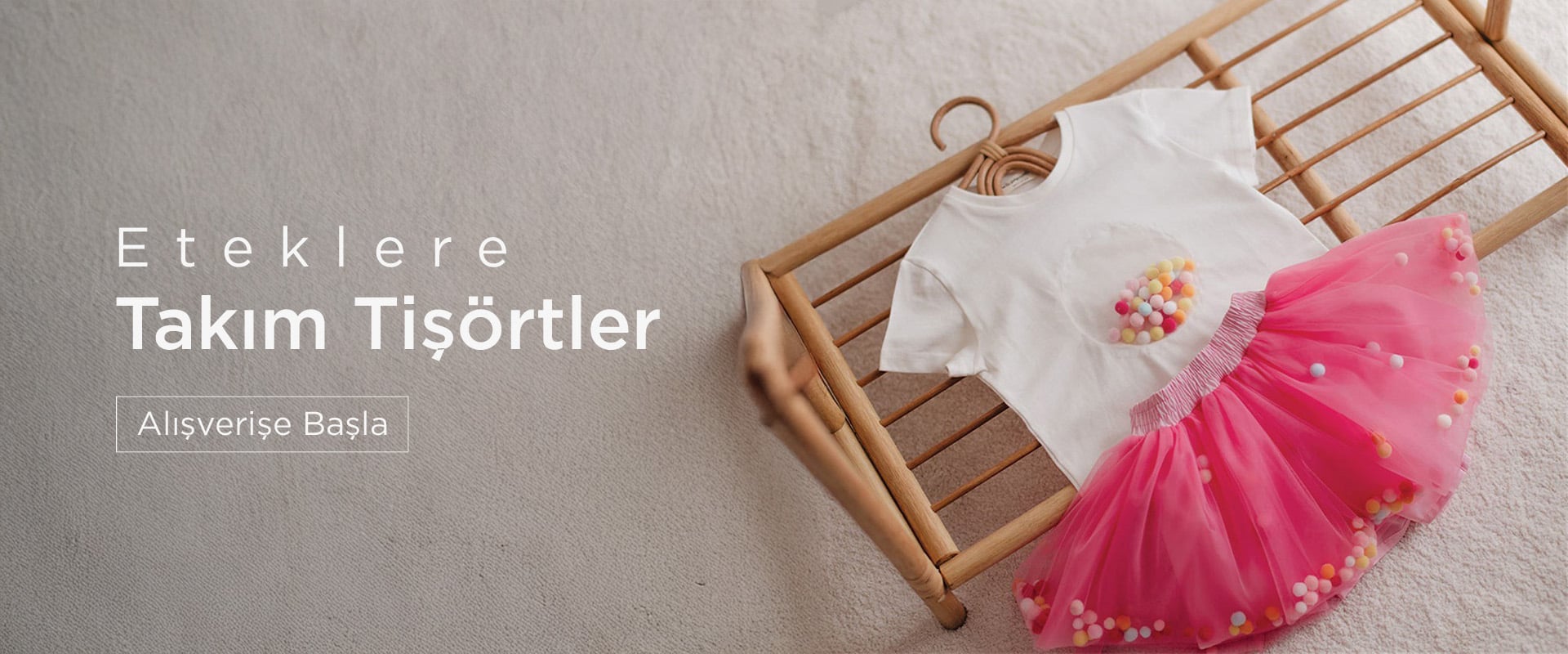 Eteklere Takım Tişörtler