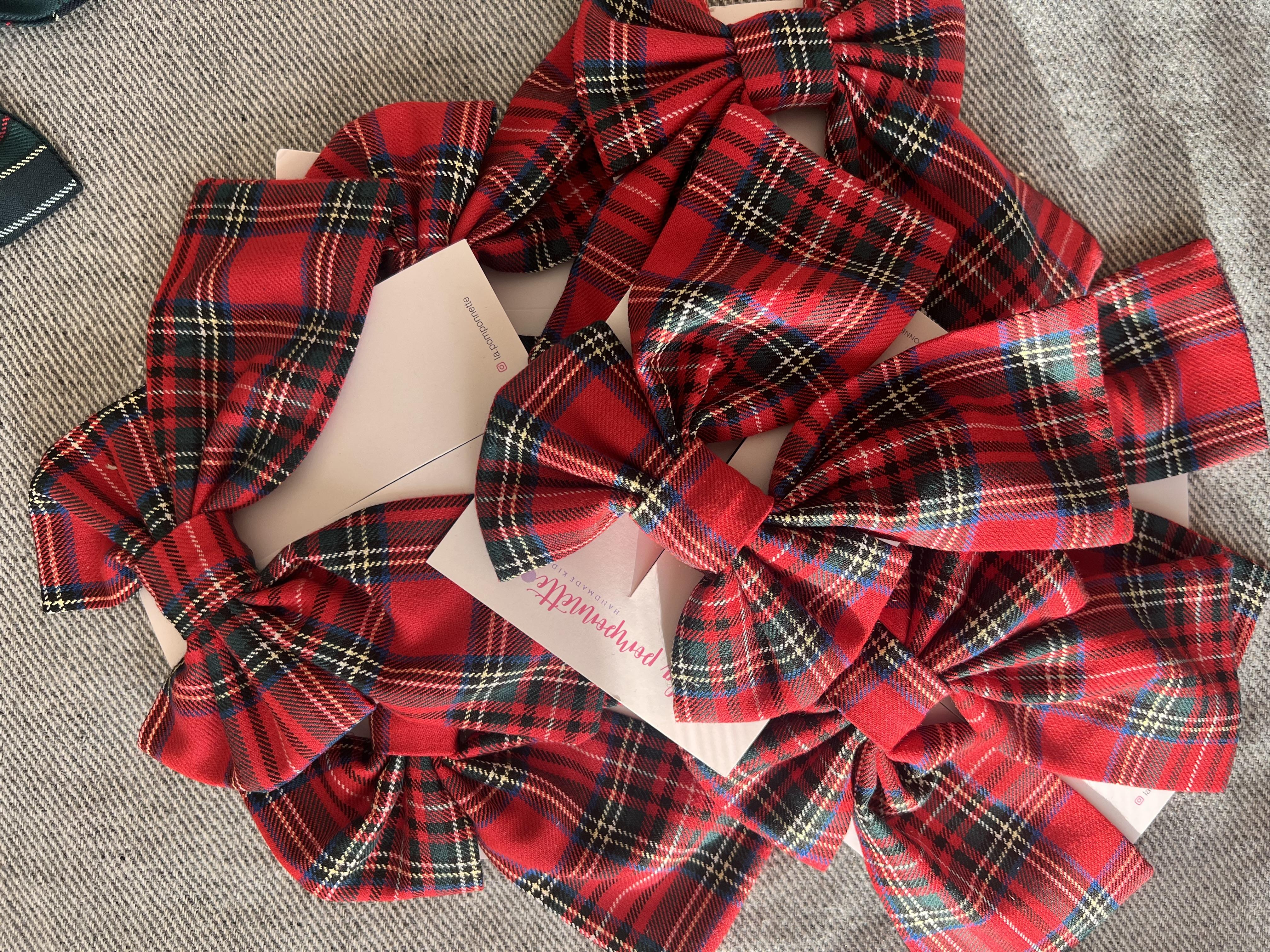 Kırmızı Ekose Fiyonk Toka