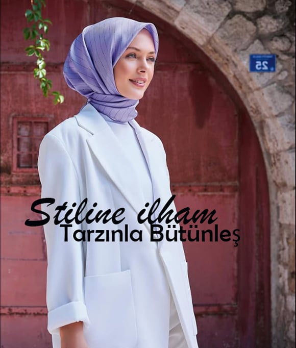 2025 yaz eşarp koleksiyonu, pastel tonlarda ipek eşarp modeli ile yaz kombini – Belliscarf