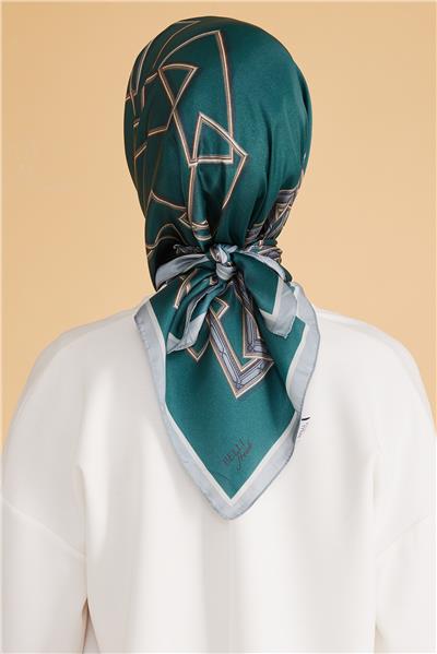 BELLİ ZİNCİR DESEN KRİSTAL EŞARP2006