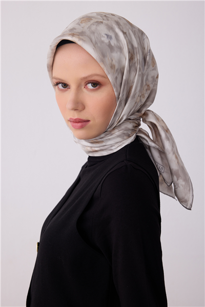 Bej Çiçek Desen %100 Twill İpek Eşarp 4319-83