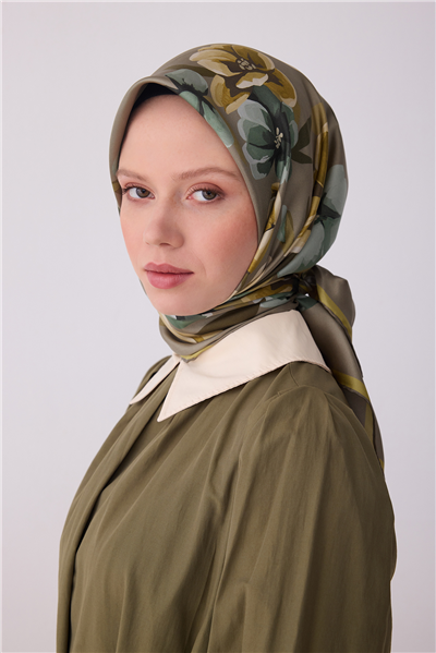 Haki Çiçek Desen %100 Twill İpek Eşarp 4330-81