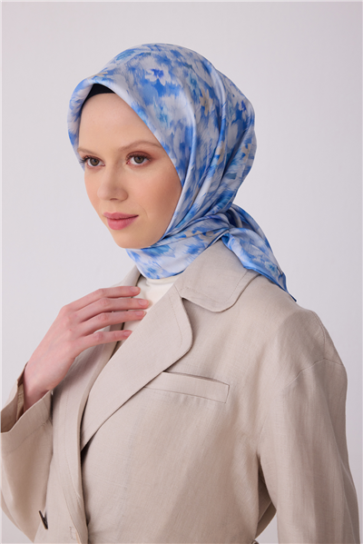Mavi Çiçek Desen %100 Twill İpek Eşarp 4319-85