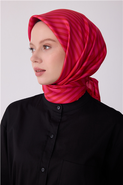 Pembe Geometrik Desen %100 Twill İpek Eşarp 4325-57
