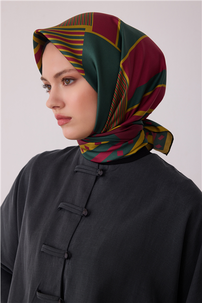 Yeşil Geometrik Desen %100 Twill İpek Eşarp 4401-33