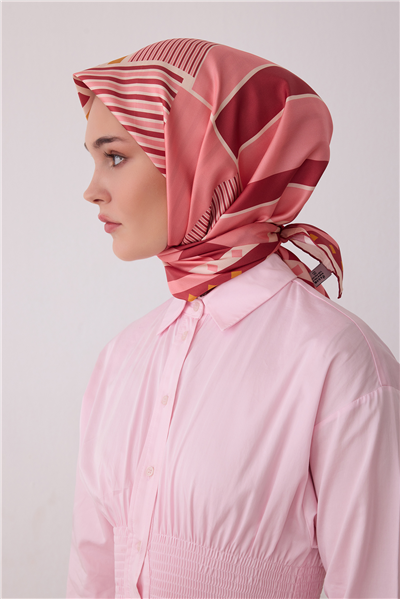 Pembe Geometrik Desen %100 Twill İpek Eşarp 4401-51