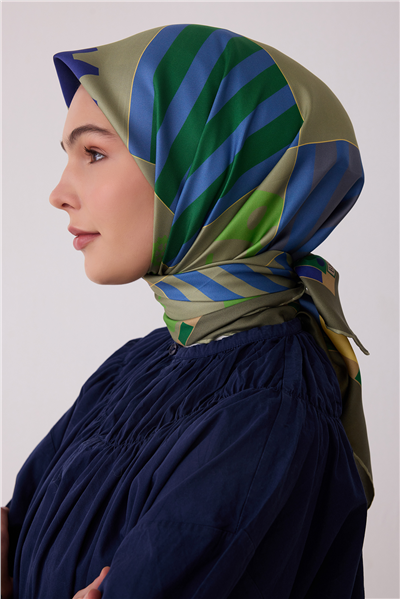 Yeşil Obje Desen %100 Twill İpek Eşarp 4409-54