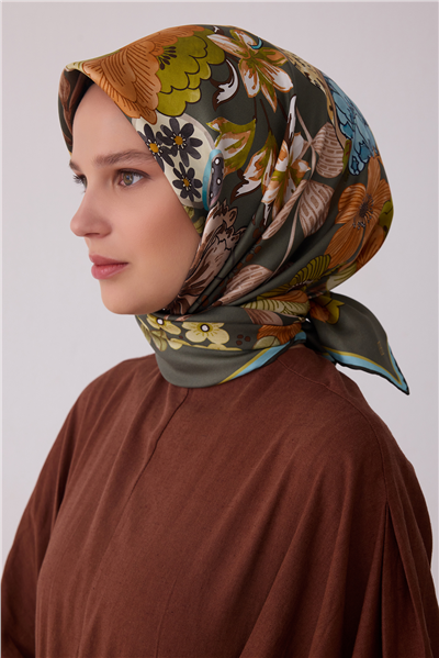 Yeşil Çiçek Deseni %100 Twill İpek Eşarp 4415-55