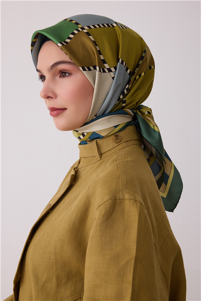 Yeşil Geometrik Desen %100 Twill İpek Eşarp 4419-80
