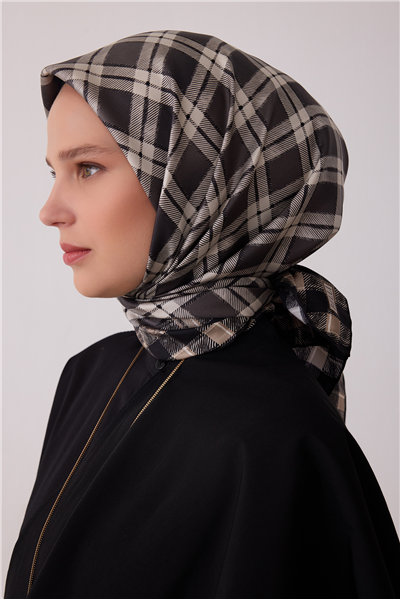 Siyah Geometrik Desen %100 Twill İpek Eşarp 4421-84