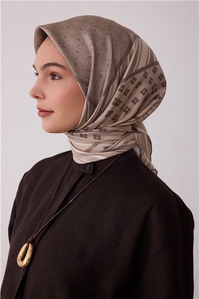 Bej Geometrik Desen %100 Twill İpek Eşarp 4423-05