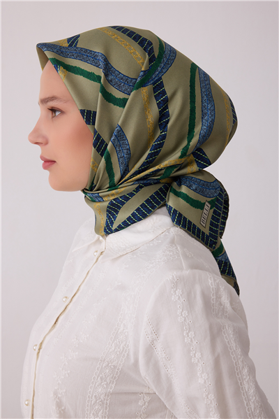 Yeşil Geometrik Desen %100 Twill İpek Eşarp 4424-81