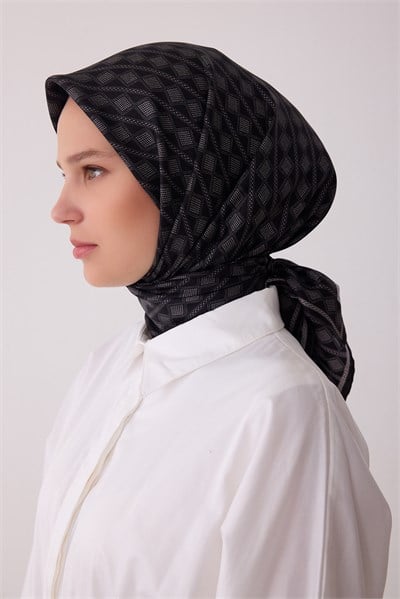 Siyah Geometrik Desen %100 Twill İpek Eşarp 4425-89