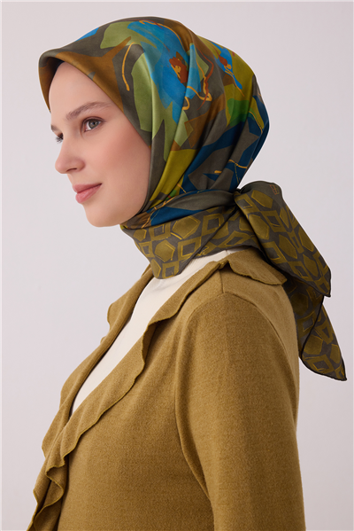 Yeşil Çiçek Deseni %100 Twill İpek Eşarp 4426-06
