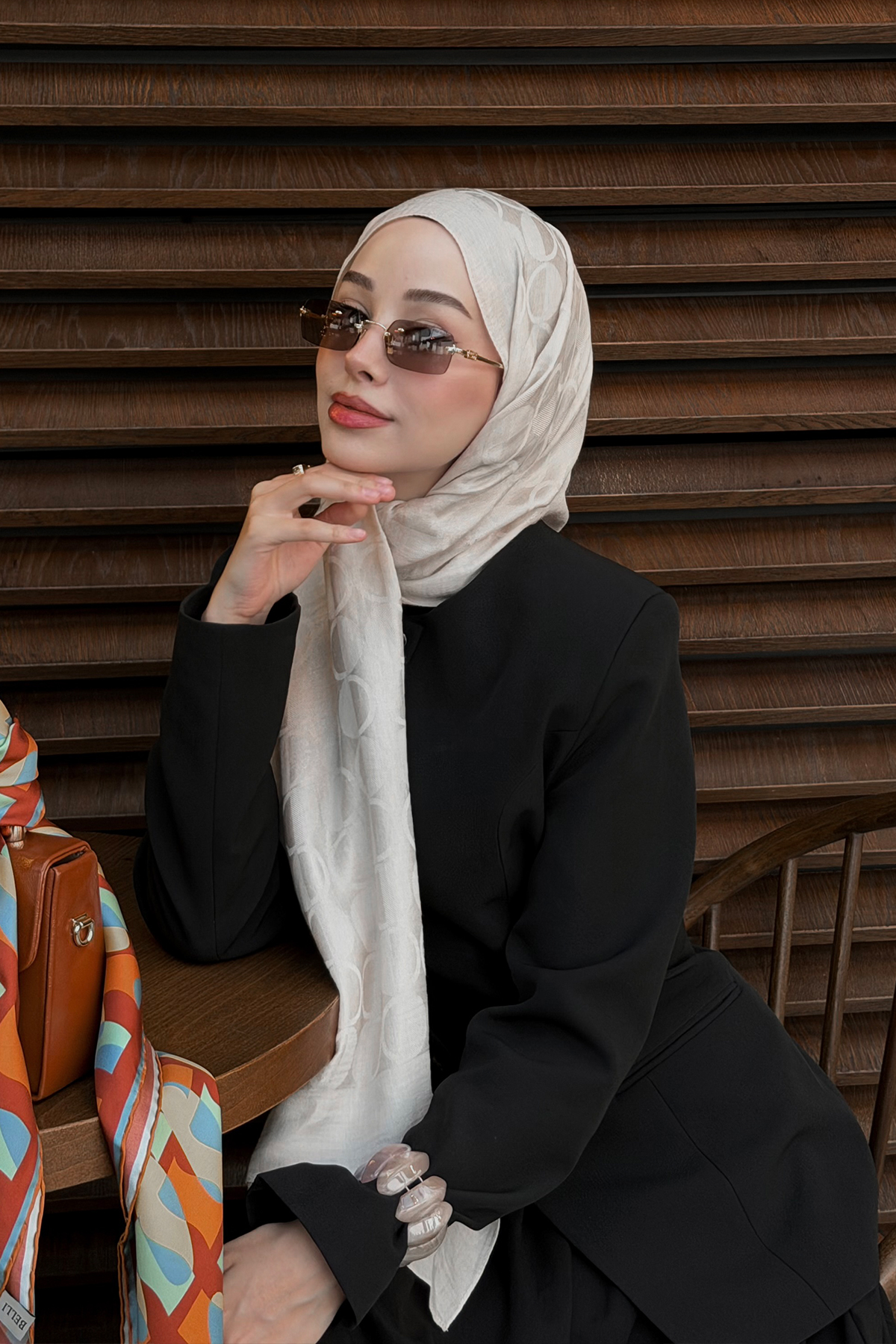 Şuranur Bilgin - Belli Fresh Geometrik Desen Ekru Krem Ivory Şal