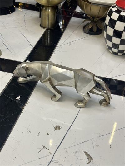 Geometric Metalik Panter Heykeli