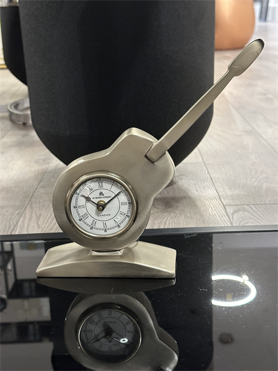 Gitar Figürlü Masa Saati