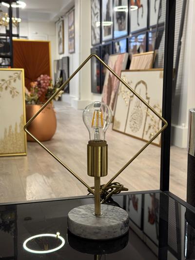 Mermer Tabanlı Masa Lambası