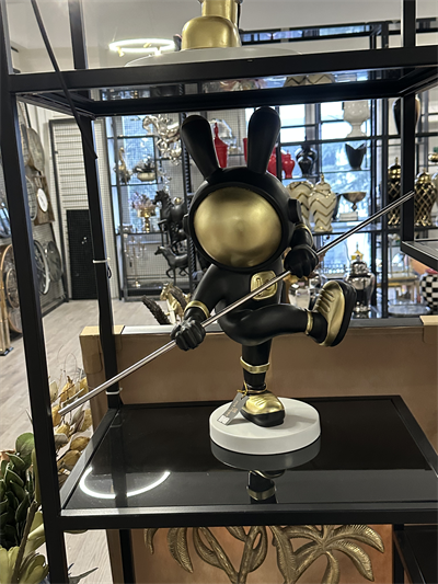 Tavşan Figürlü Astronot Heykel