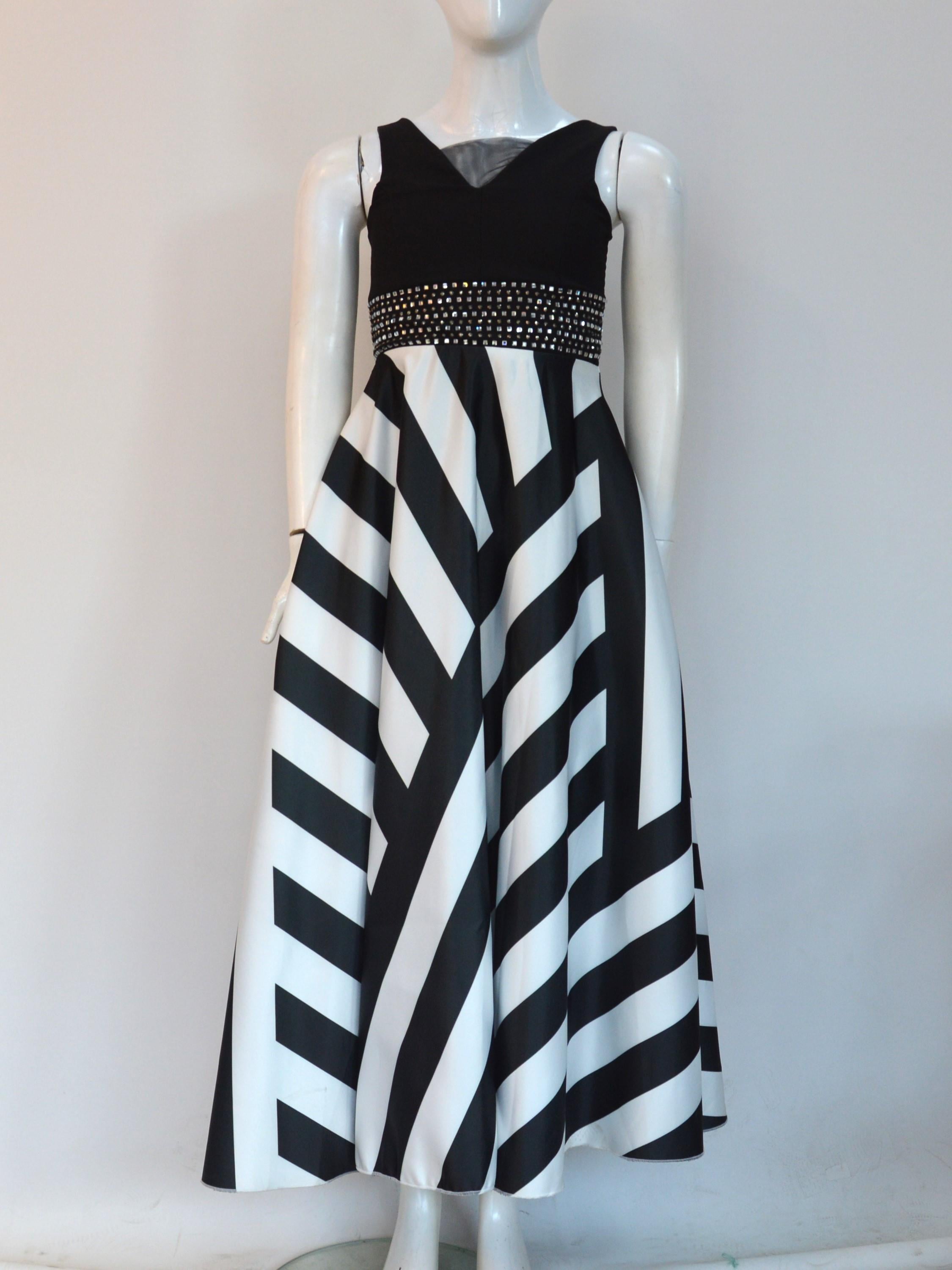 ÇOCUK UZUN  ABİYE ZEBRA DESENLİ 