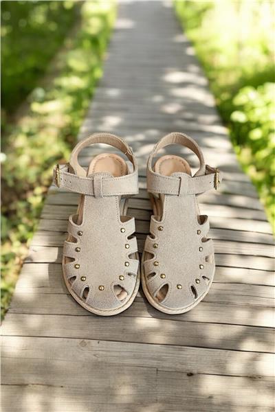 Bej Hakiki Deri Süet Burnu Kapalı Arkası Açık Troklu Sandalet