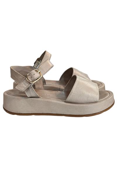 Bej Hakiki Deri Yumuşak Taban Günlük Sandalet