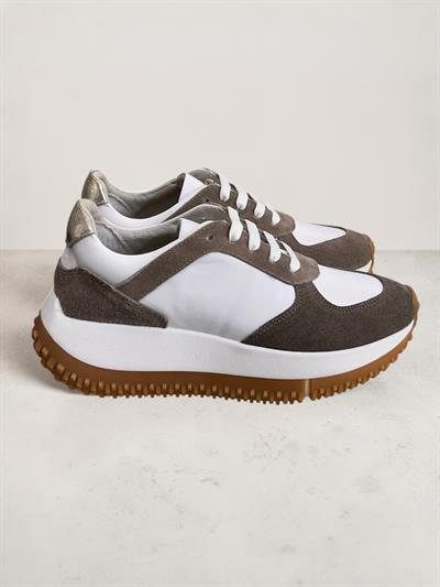 Beyaz Hakiki Deri Vizon Garnili Comfort Taban Bağcıklı Sneaker