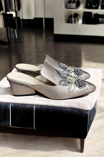 Bronz  Hakiki Deri Çiçek Motifli El Yapımı Terlik