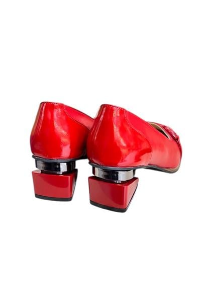 Kırmızı Hakiki Deri Toka Detay Ayakkabı